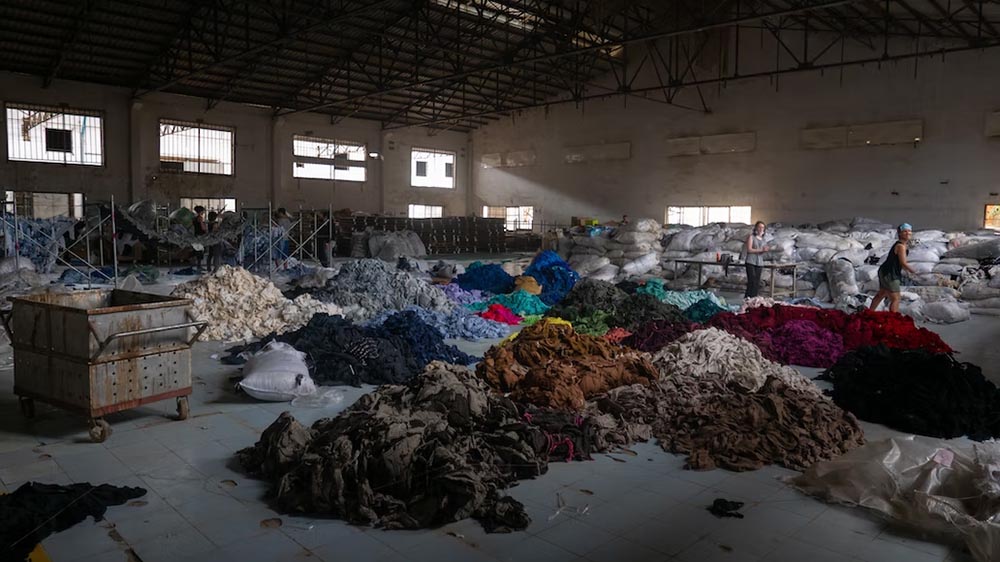 Fast vs. Sustainable Fashion: Why Making Smart Choices Matters for the Environment